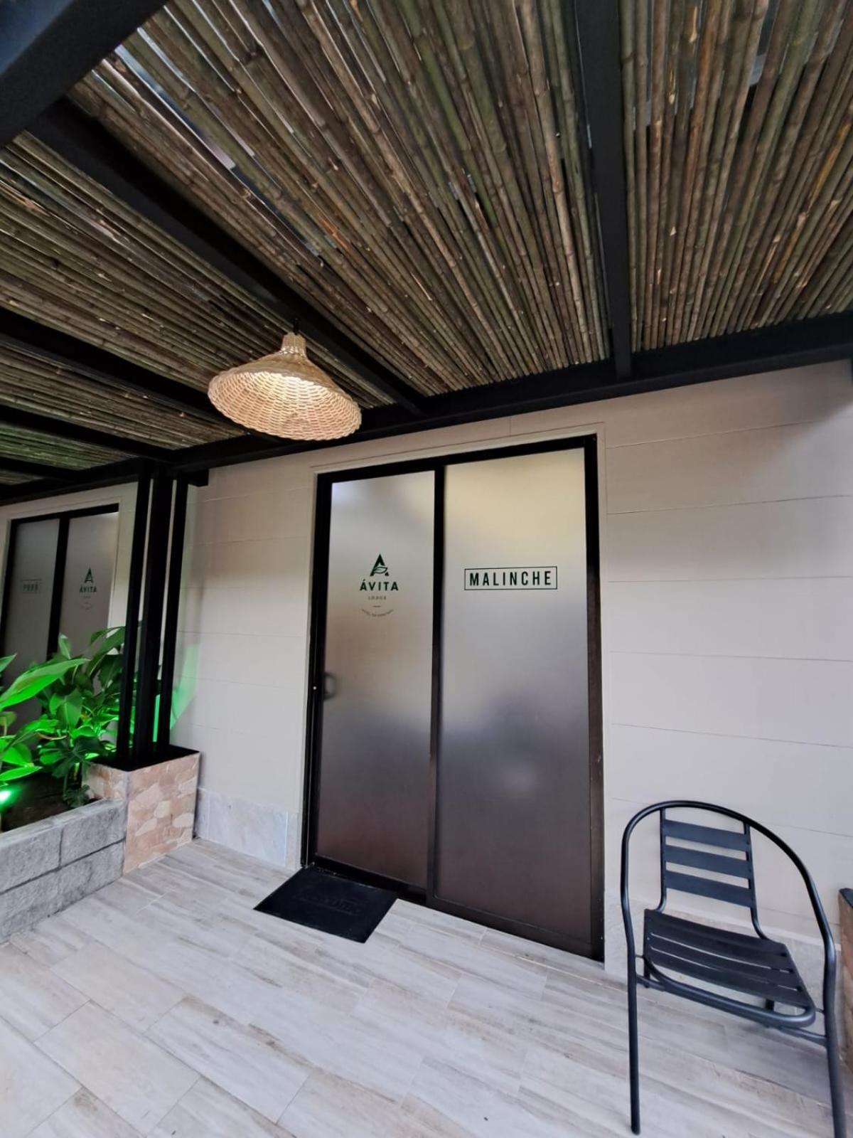 Avita Lodge Quesada  Exteriér fotografie