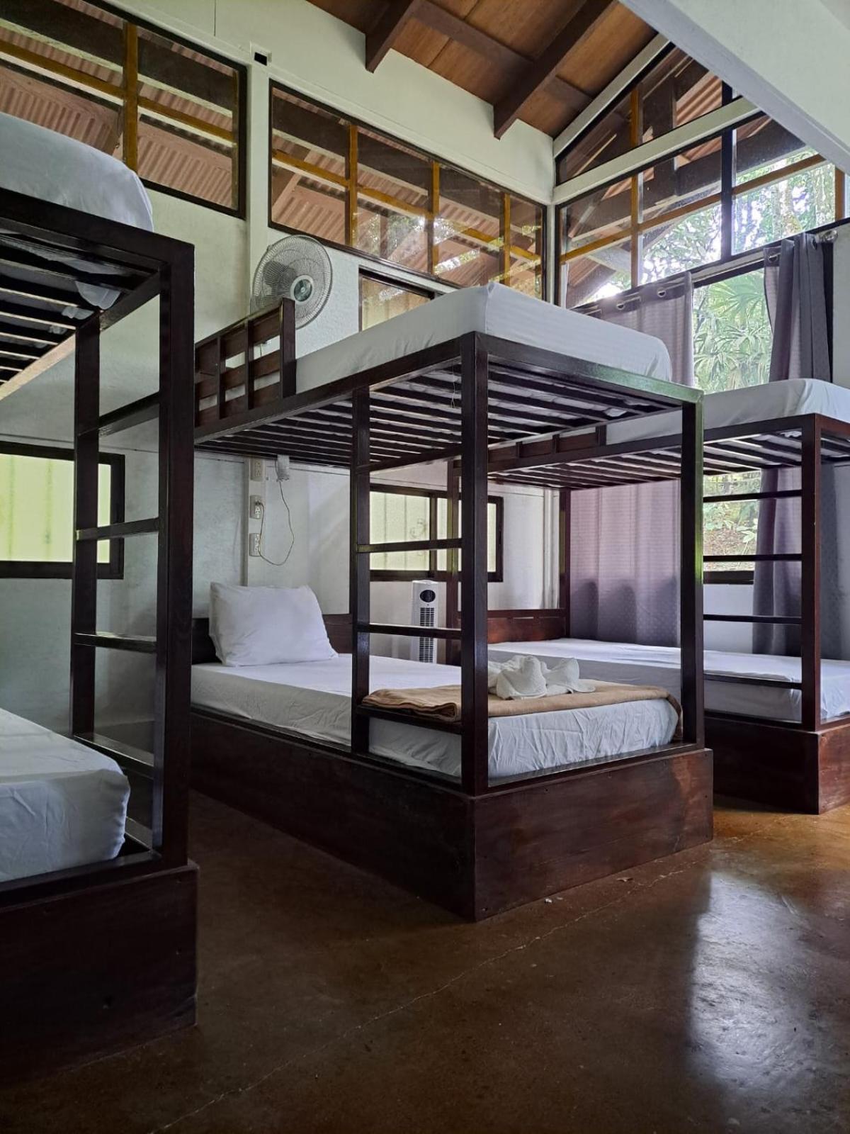 Avita Lodge Quesada  Exteriér fotografie