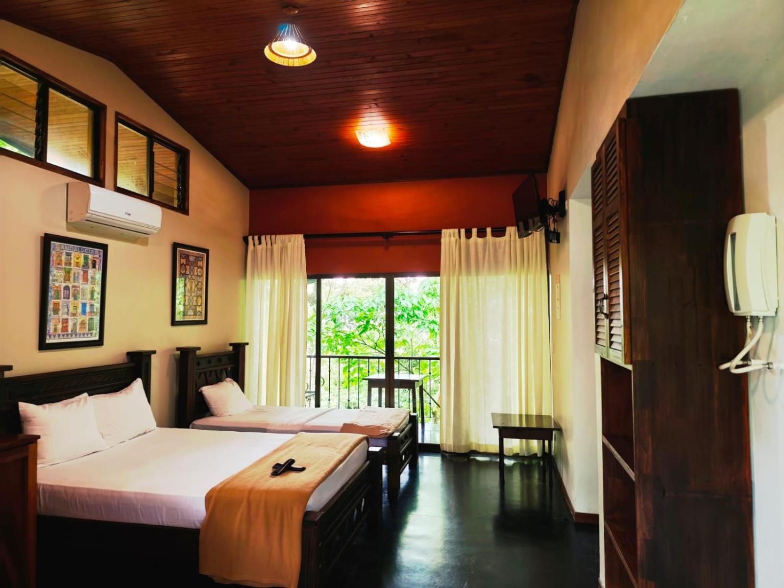 Avita Lodge Quesada  Exteriér fotografie