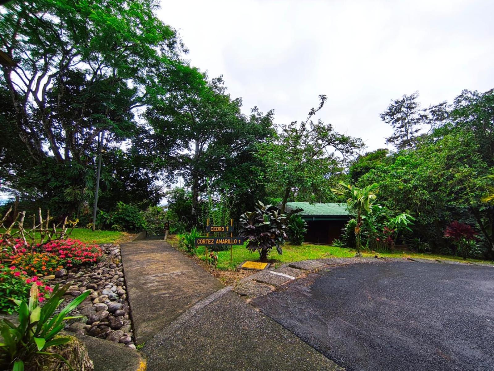 Avita Lodge Quesada  Exteriér fotografie