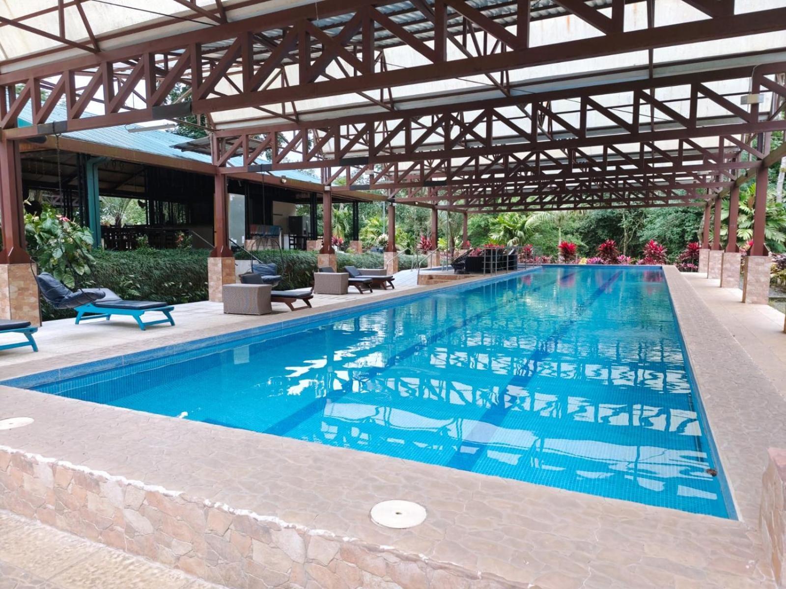 Avita Lodge Quesada  Exteriér fotografie