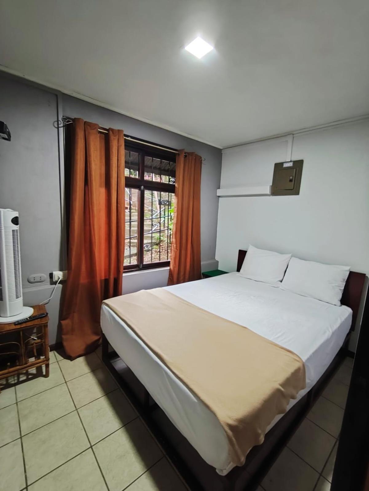 Avita Lodge Quesada  Exteriér fotografie